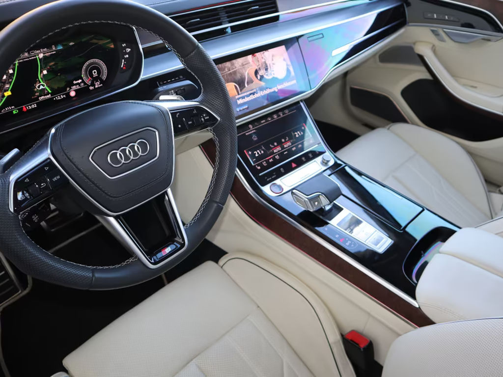 Audi S8