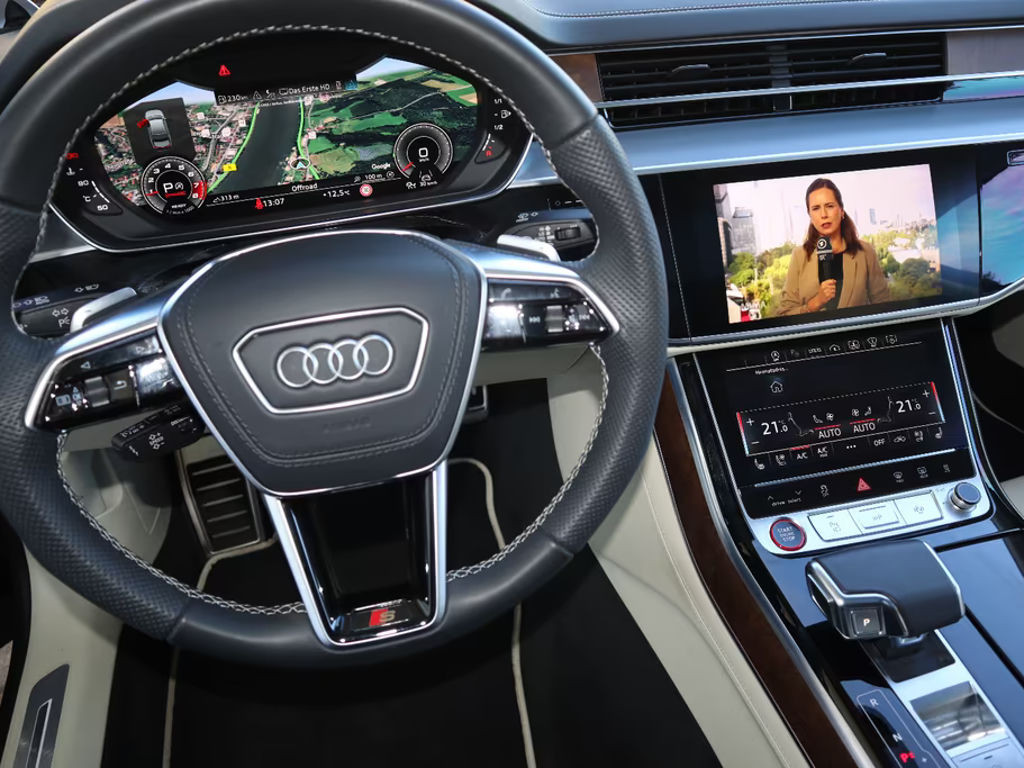 Audi S8