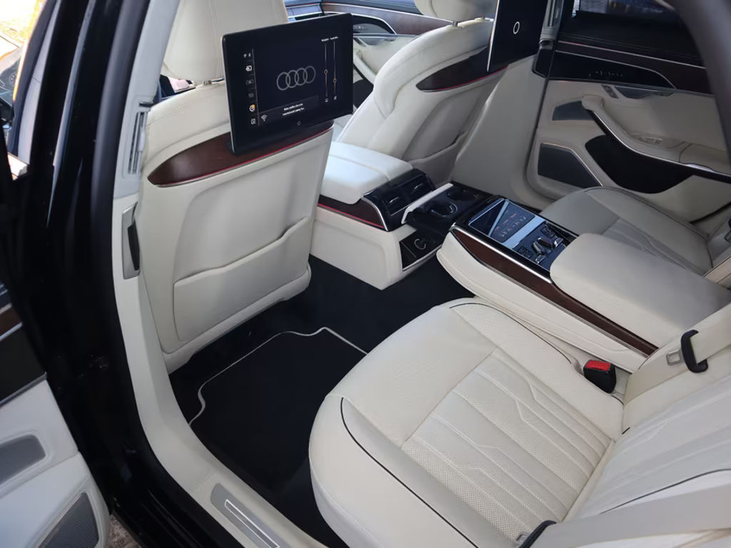 Audi S8