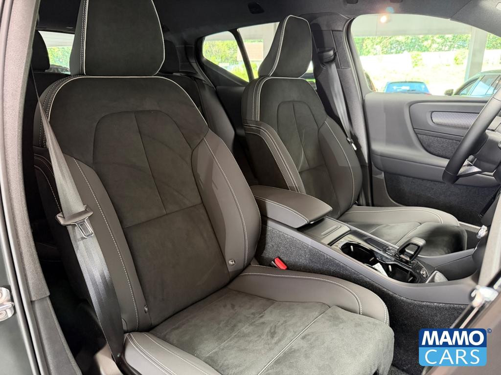 Volvo EX40