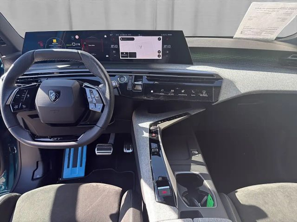 Peugeot E-5008