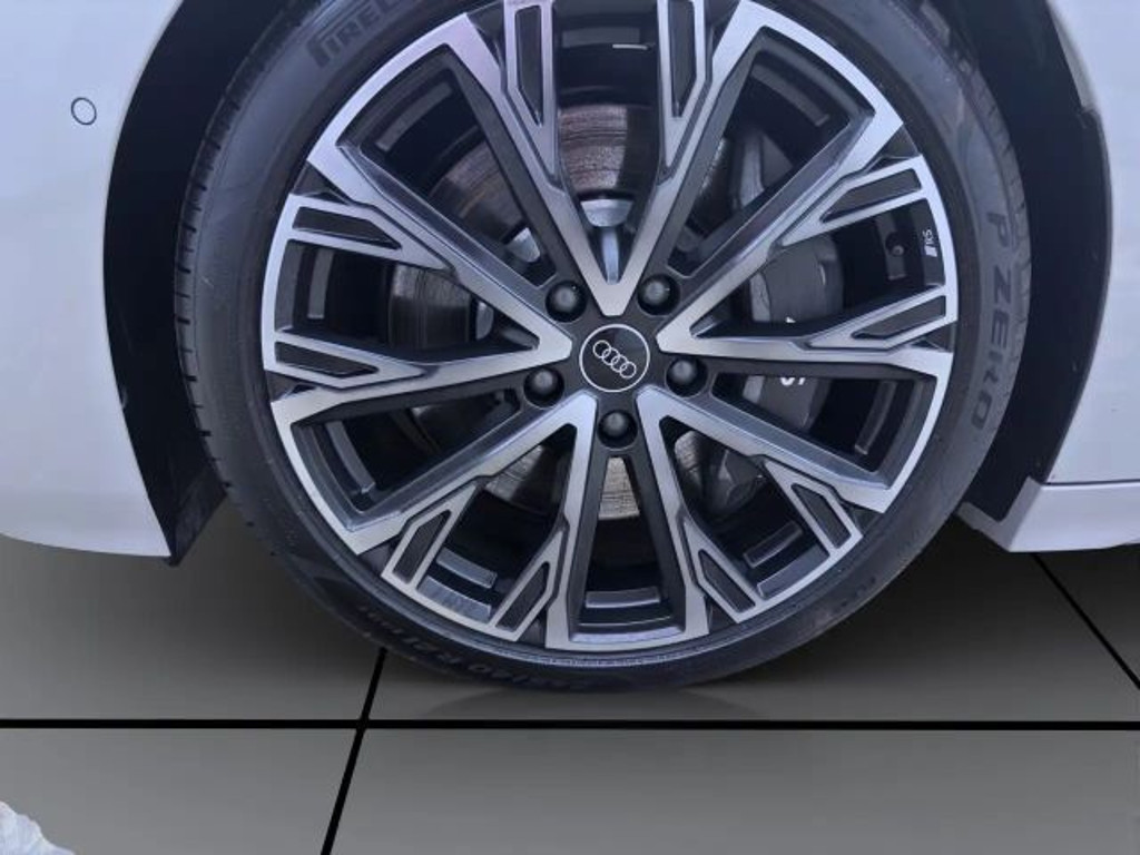 Audi S6 e-tron