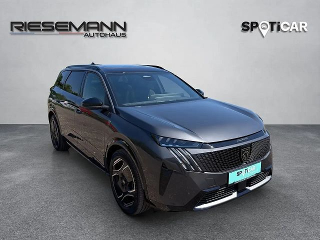 Peugeot E-5008