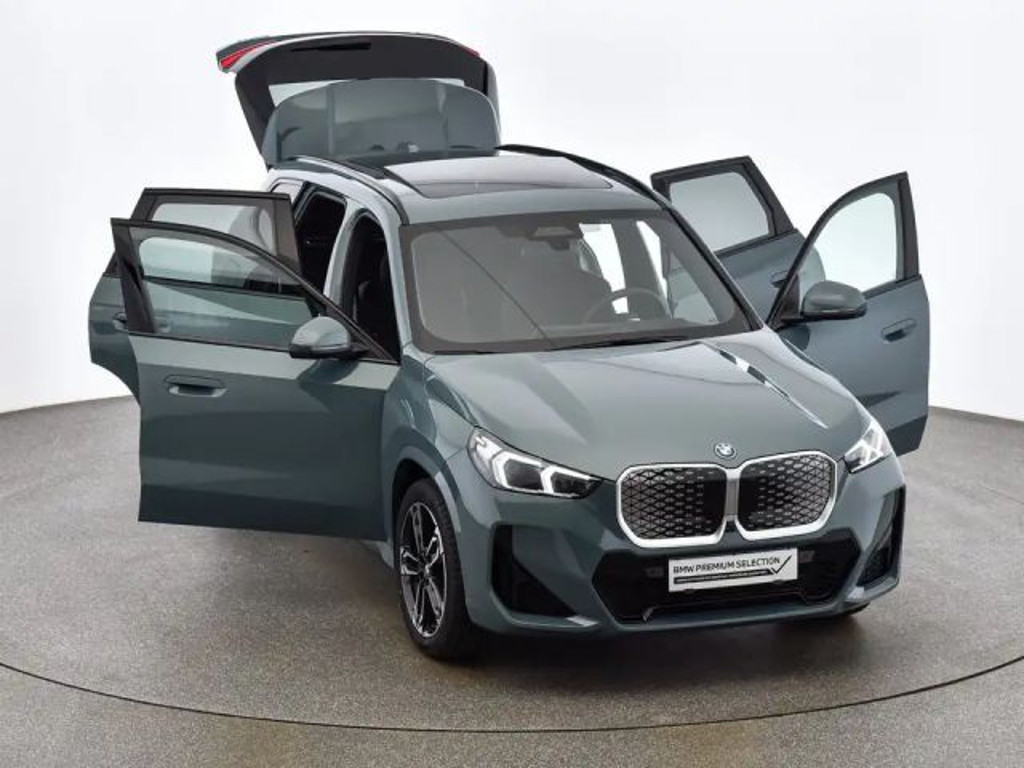 BMW iX1