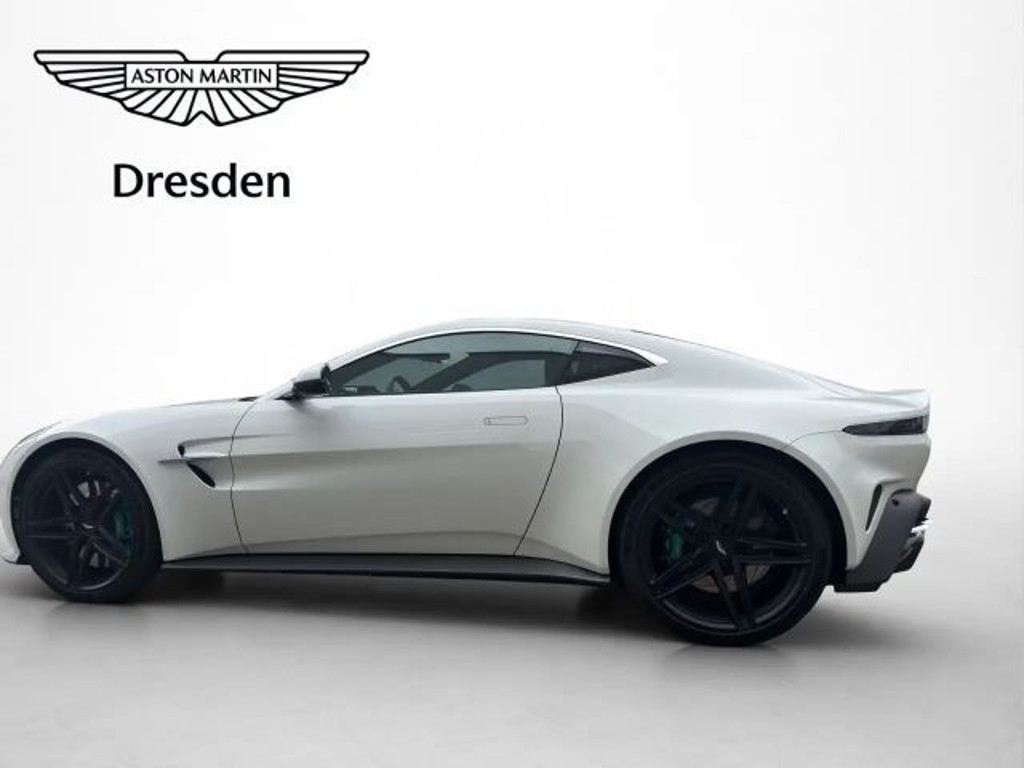 Aston Martin V8