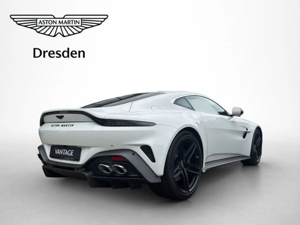 Aston Martin V8
