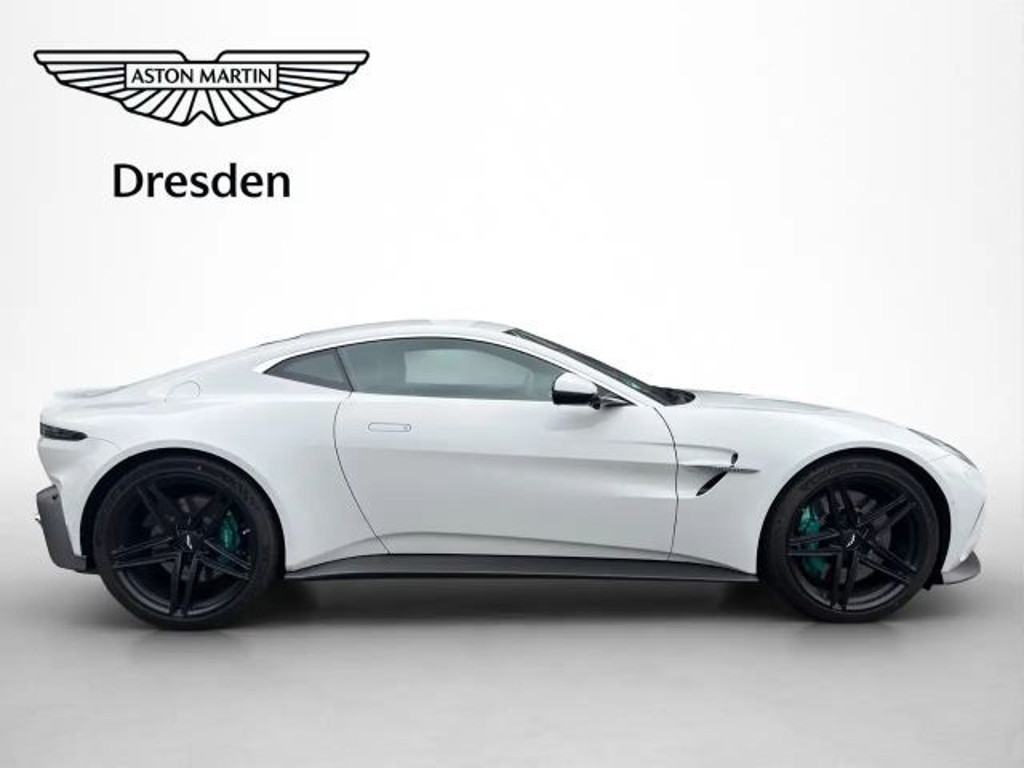 Aston Martin V8