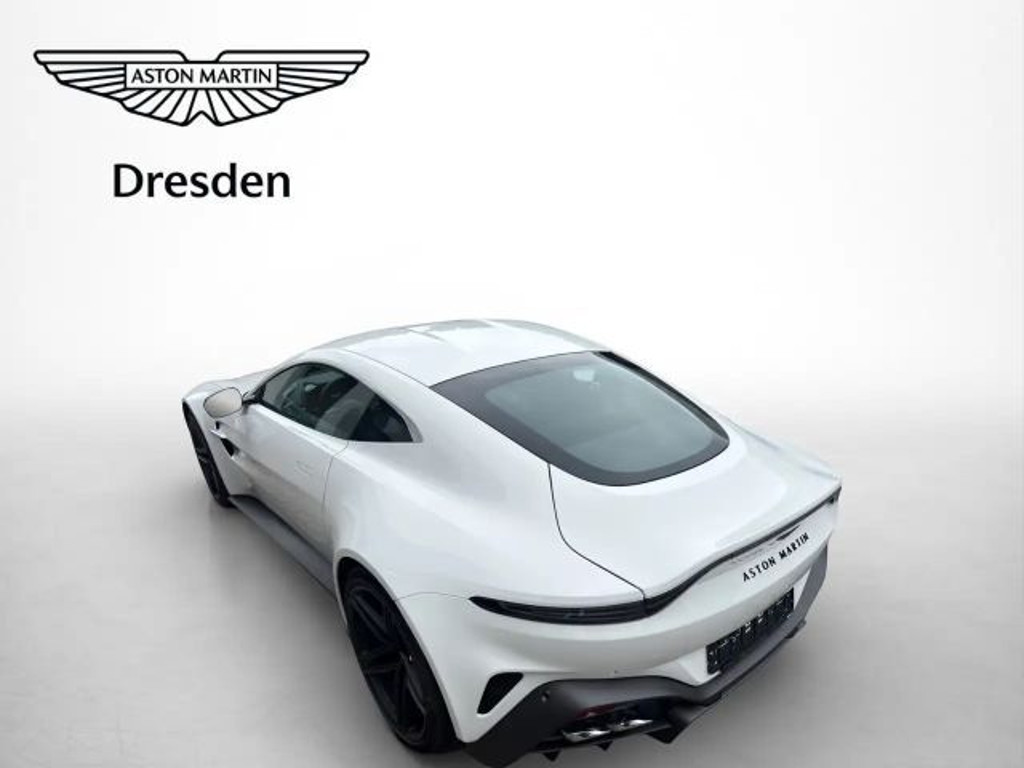 Aston Martin V8