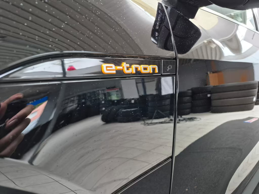 Audi e-tron