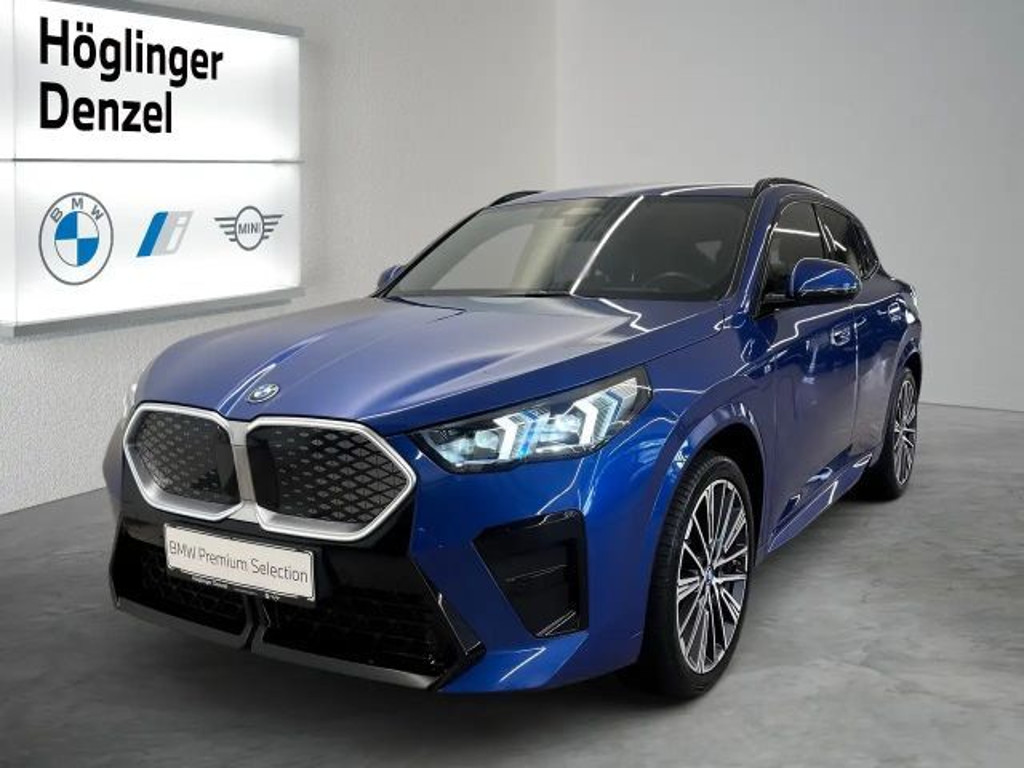 BMW iX2 xDrive30
