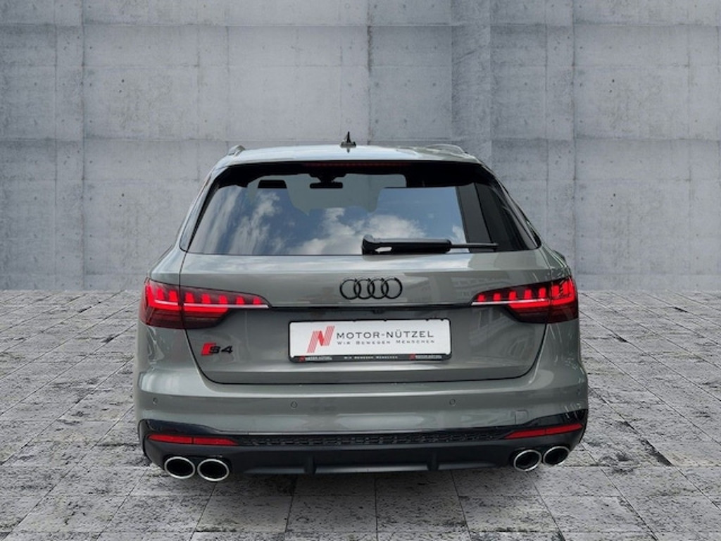 Audi S4