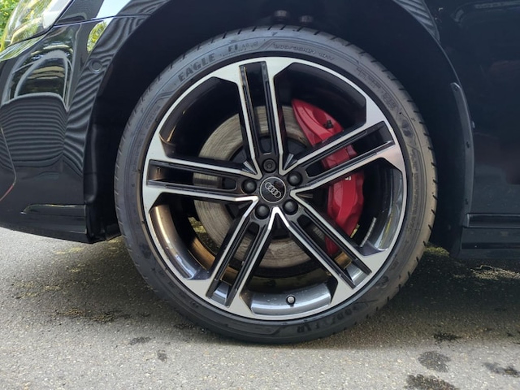 Audi S8