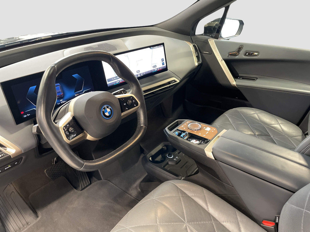 BMW iX