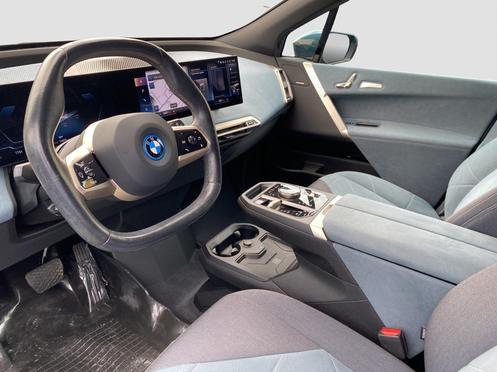 BMW iX