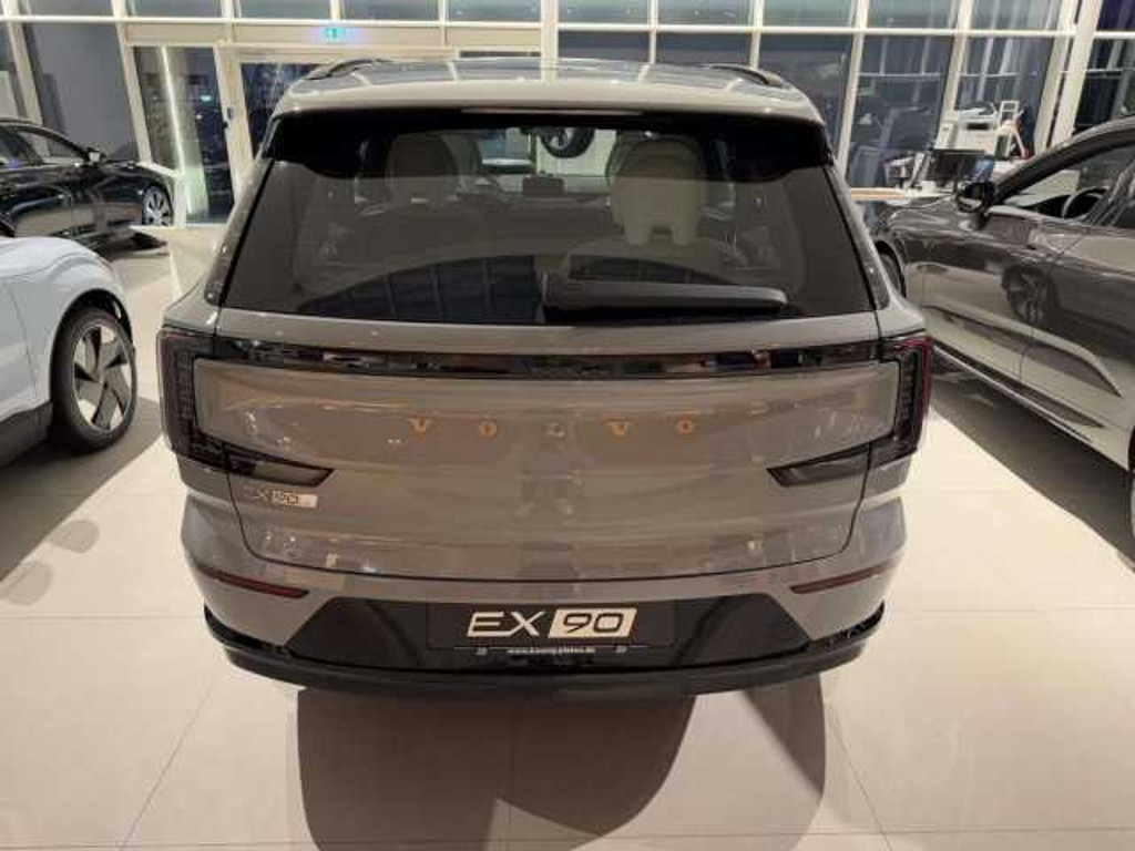 Volvo EX90