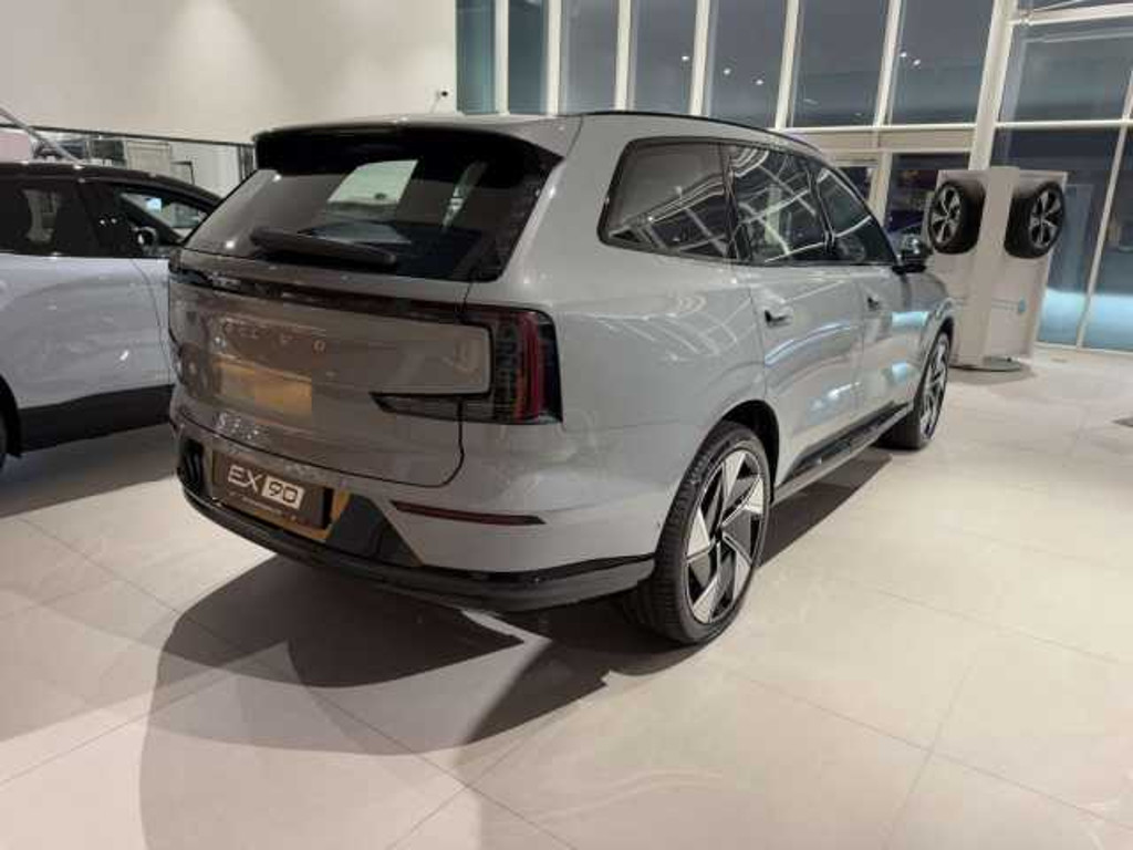 Volvo EX90