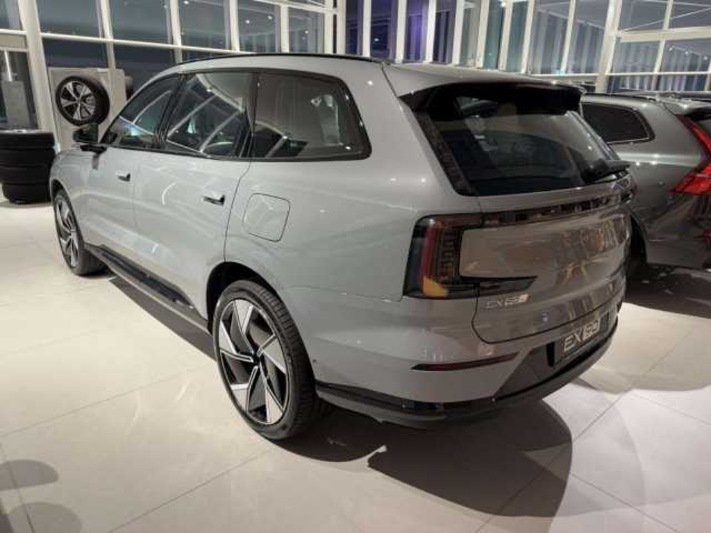 Volvo EX90