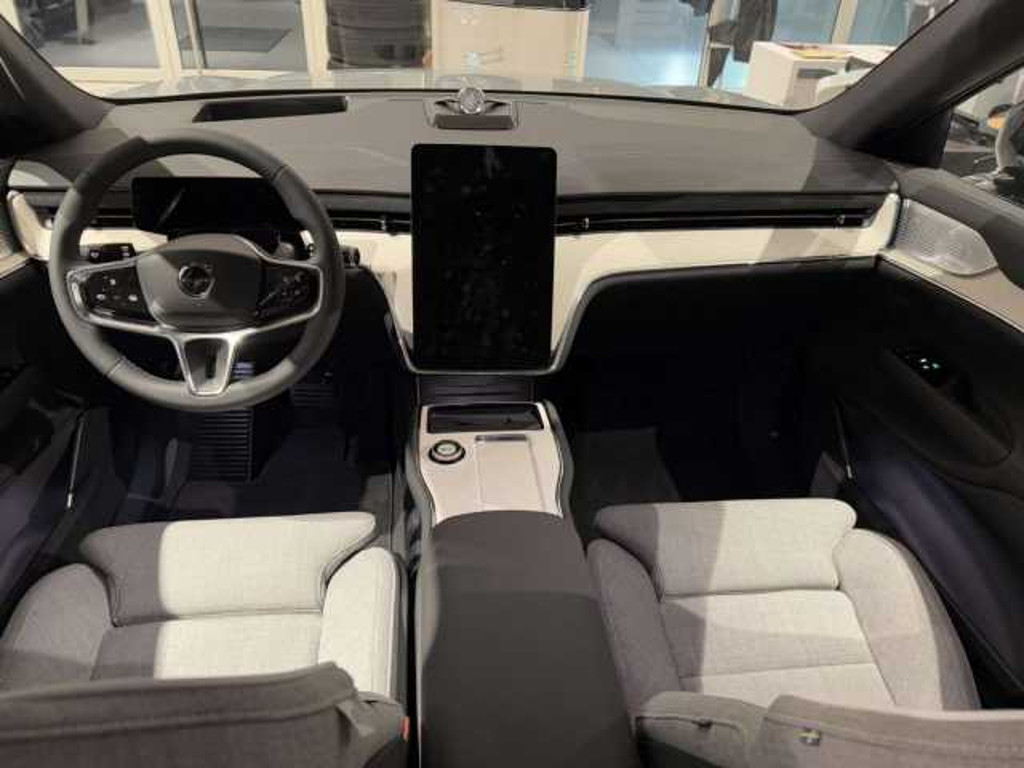 Volvo EX90