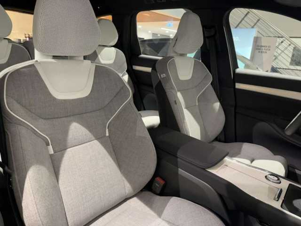 Volvo EX90