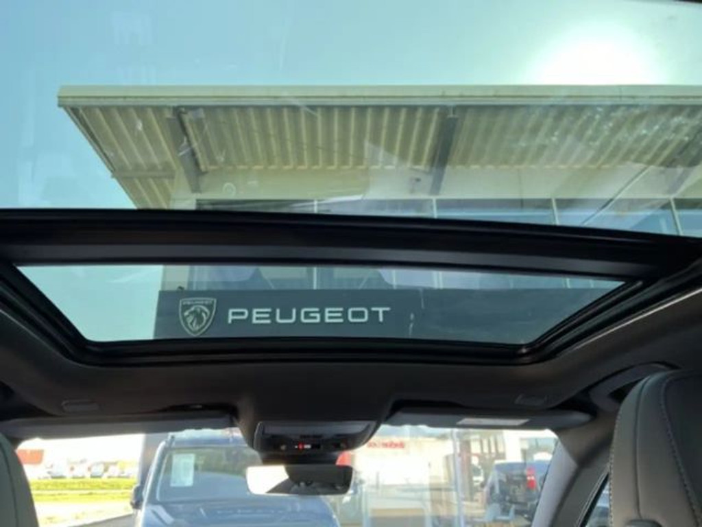 Peugeot E-3008
