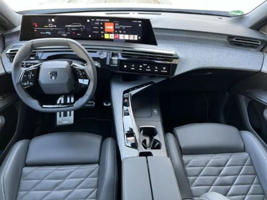 Peugeot E-3008