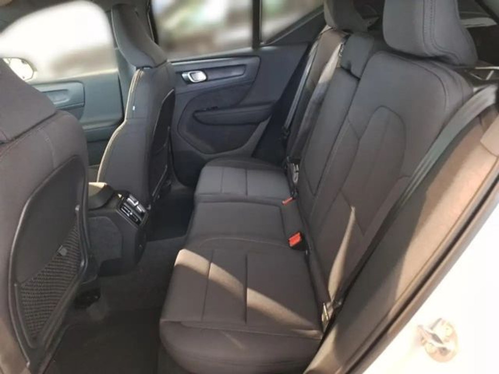 Volvo EX40