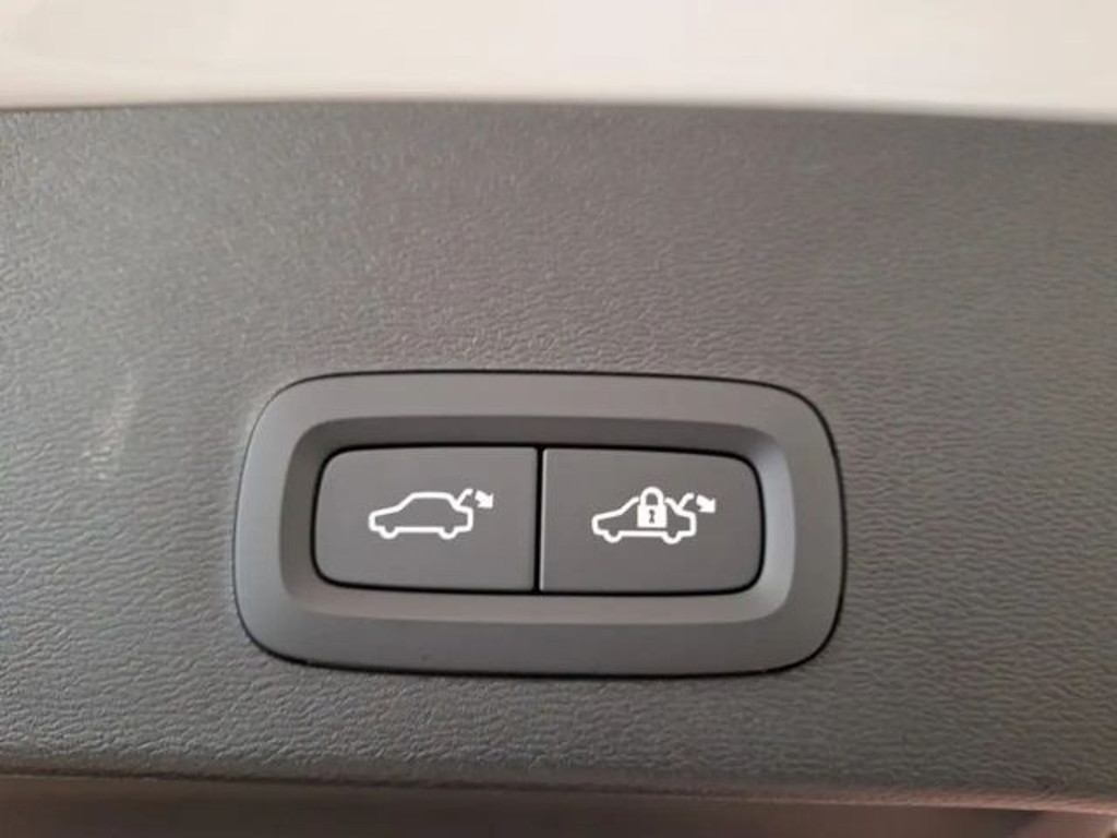 Volvo EX40