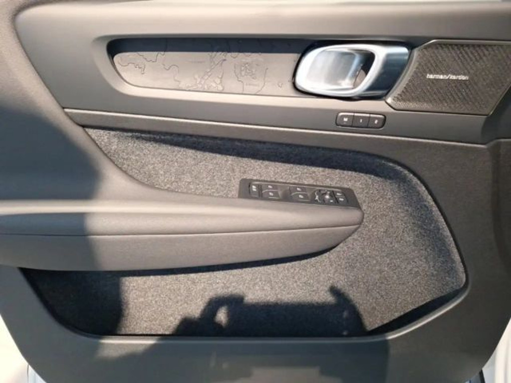 Volvo EX40