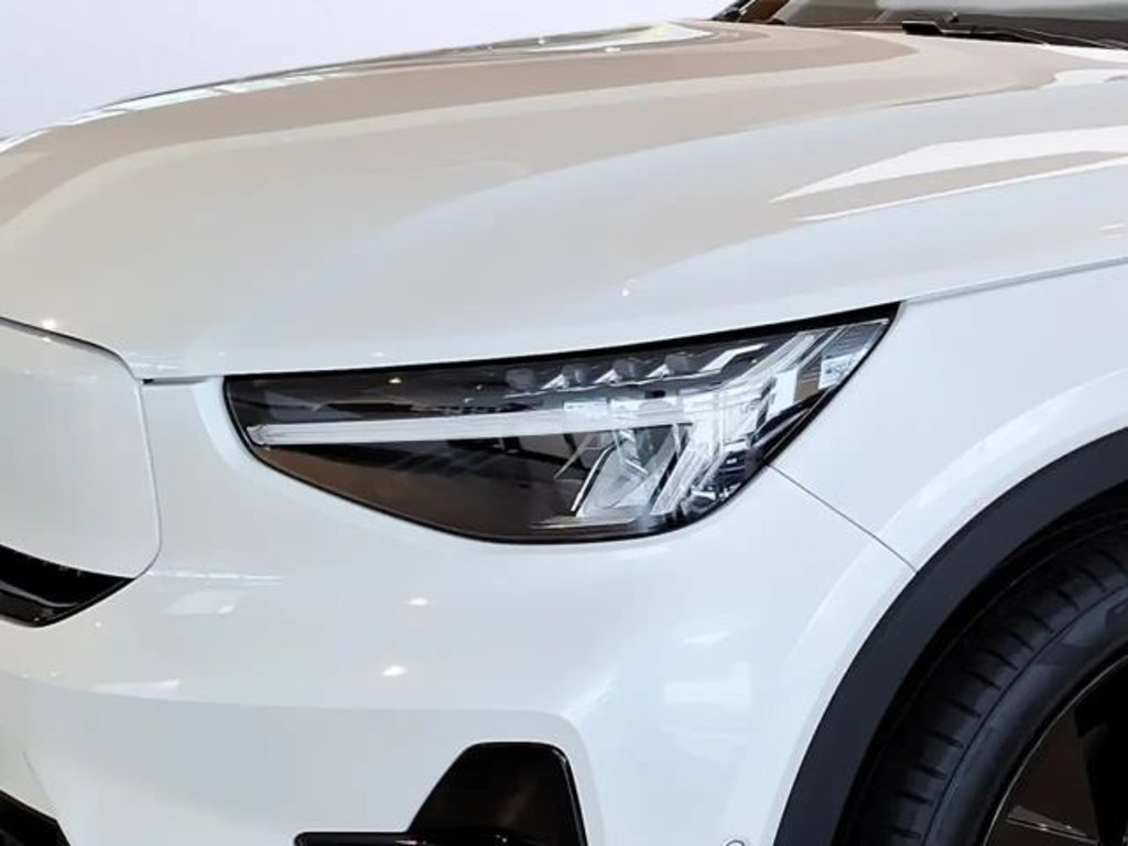 Volvo EX40