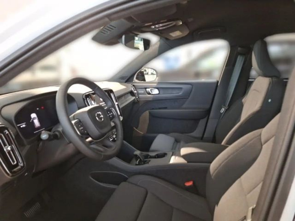 Volvo EX40