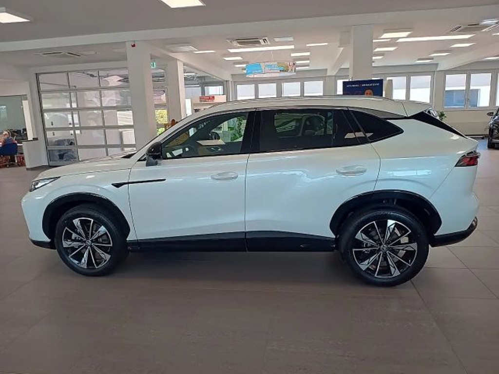 MG HS