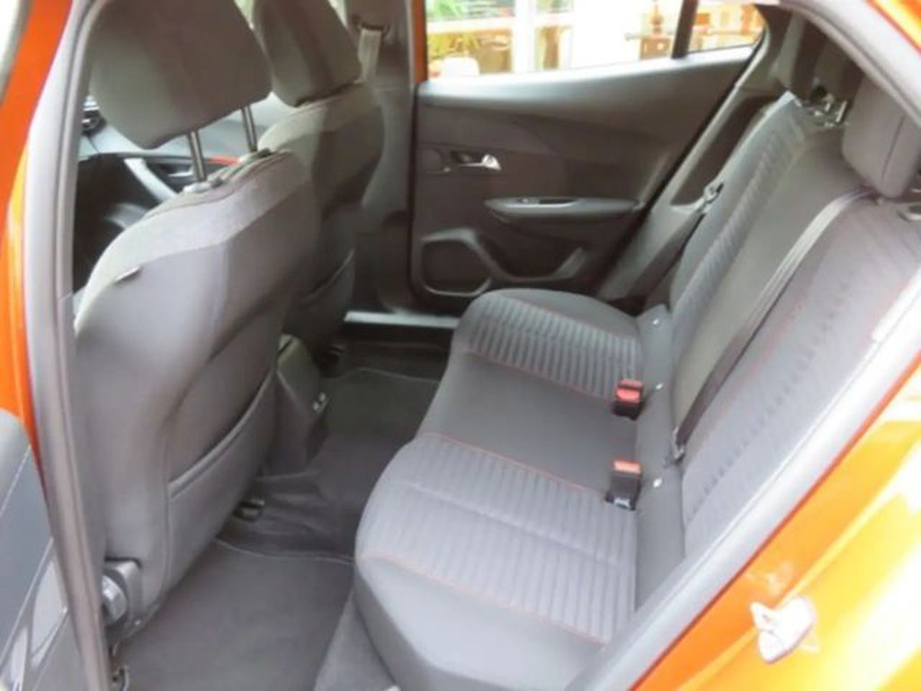 Peugeot e-2008