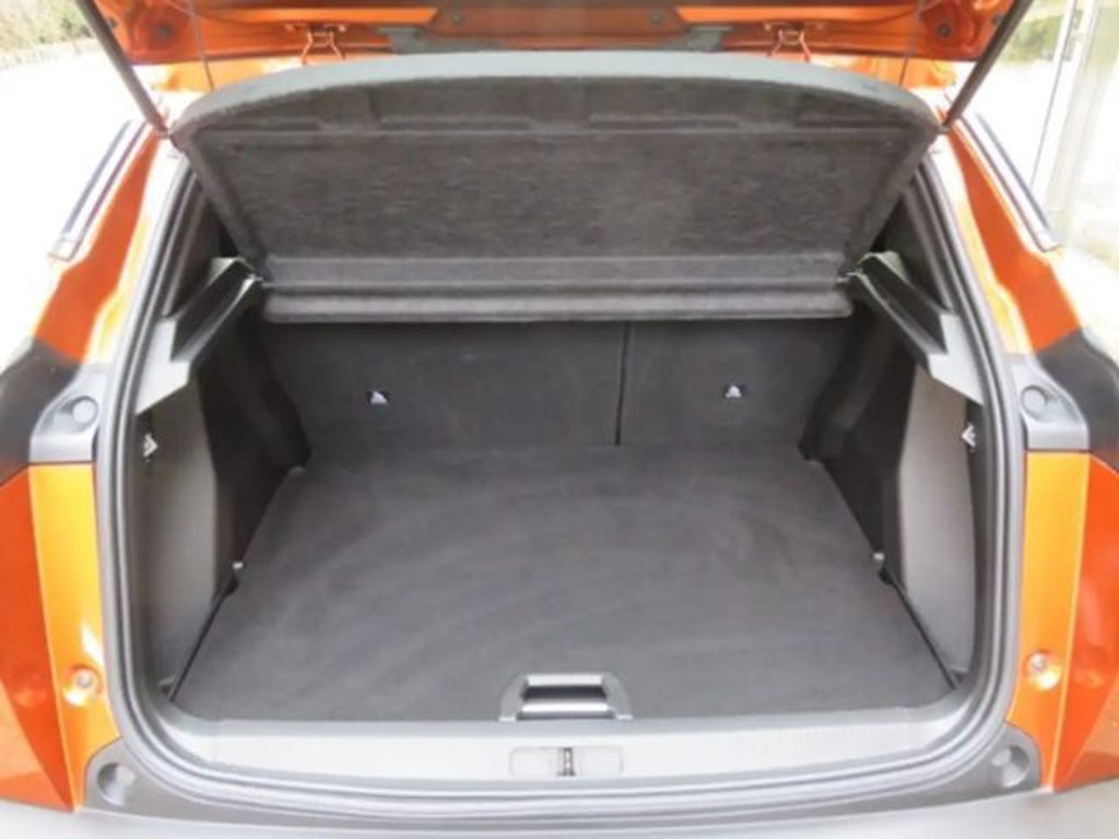 Peugeot e-2008