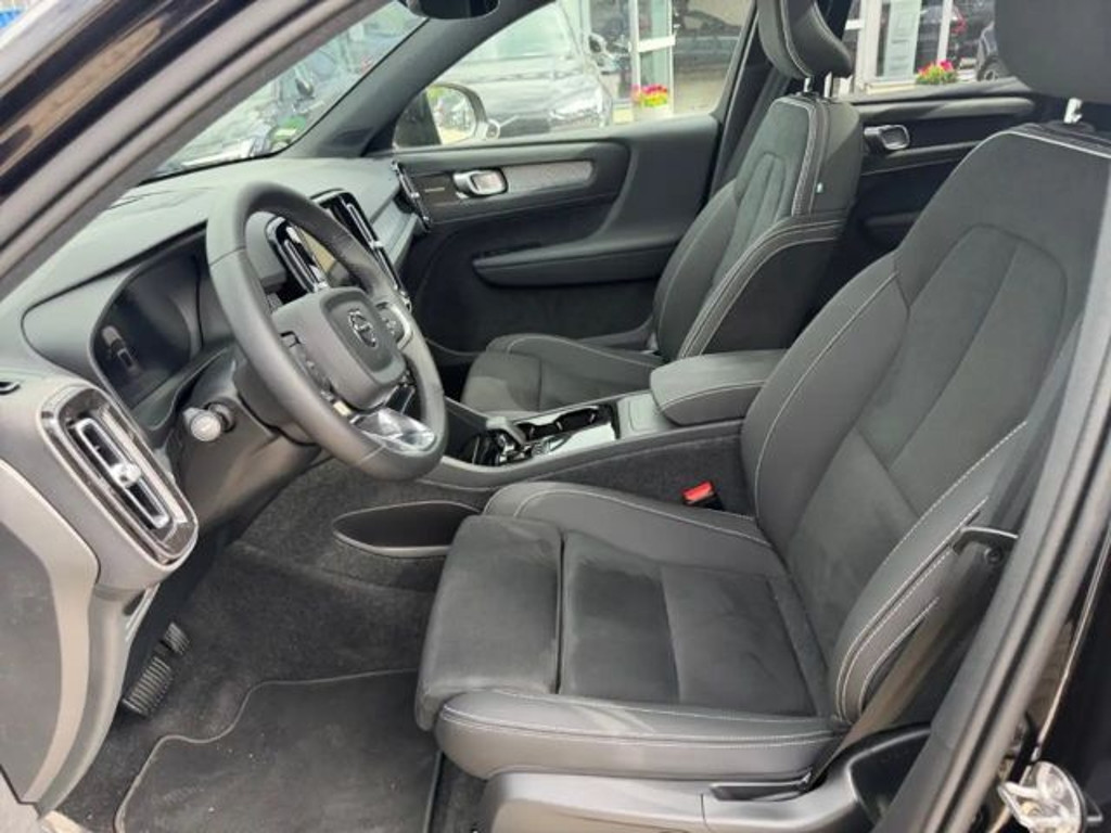 Volvo EX40