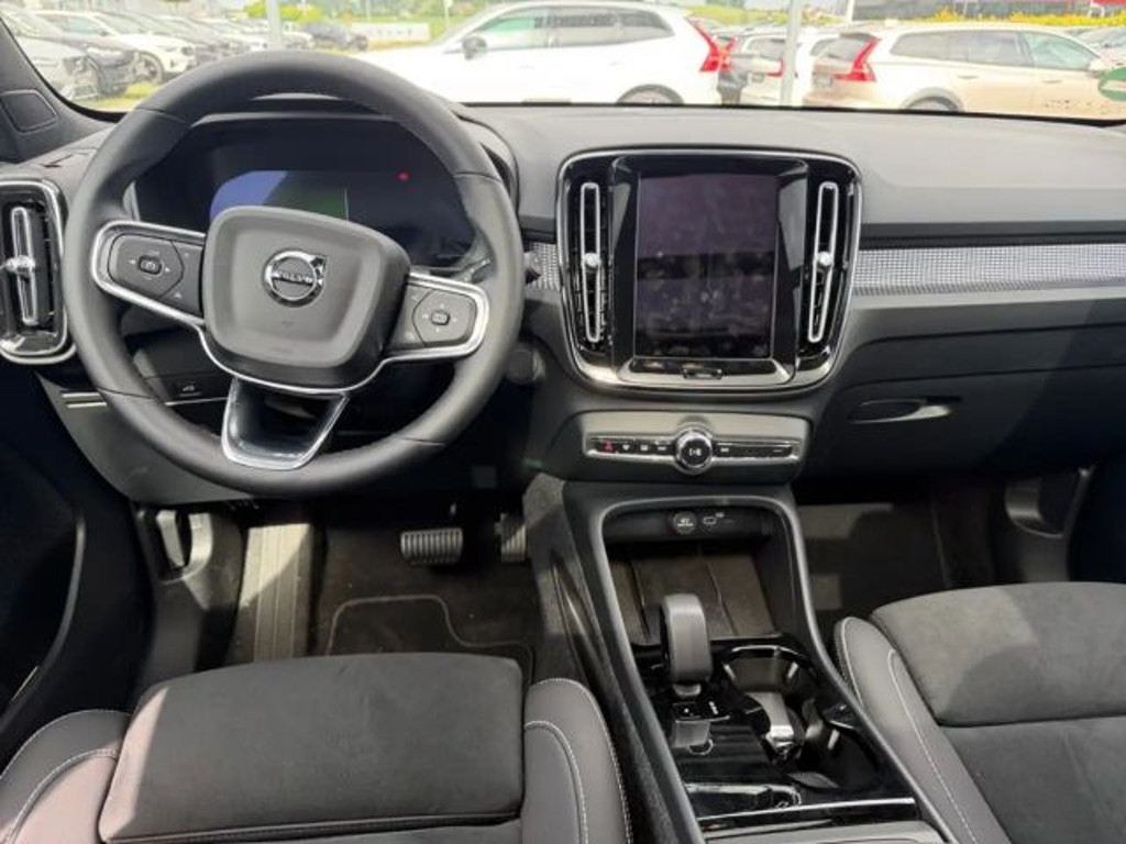 Volvo EX40