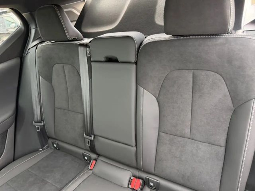Volvo EX40