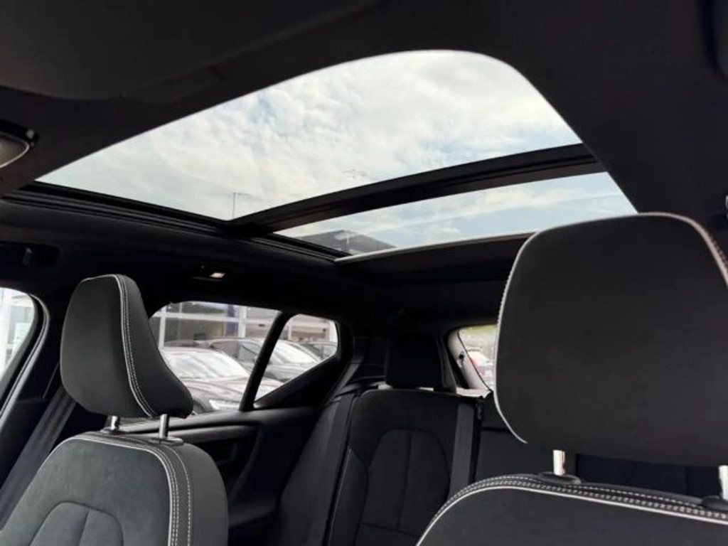 Volvo EX40