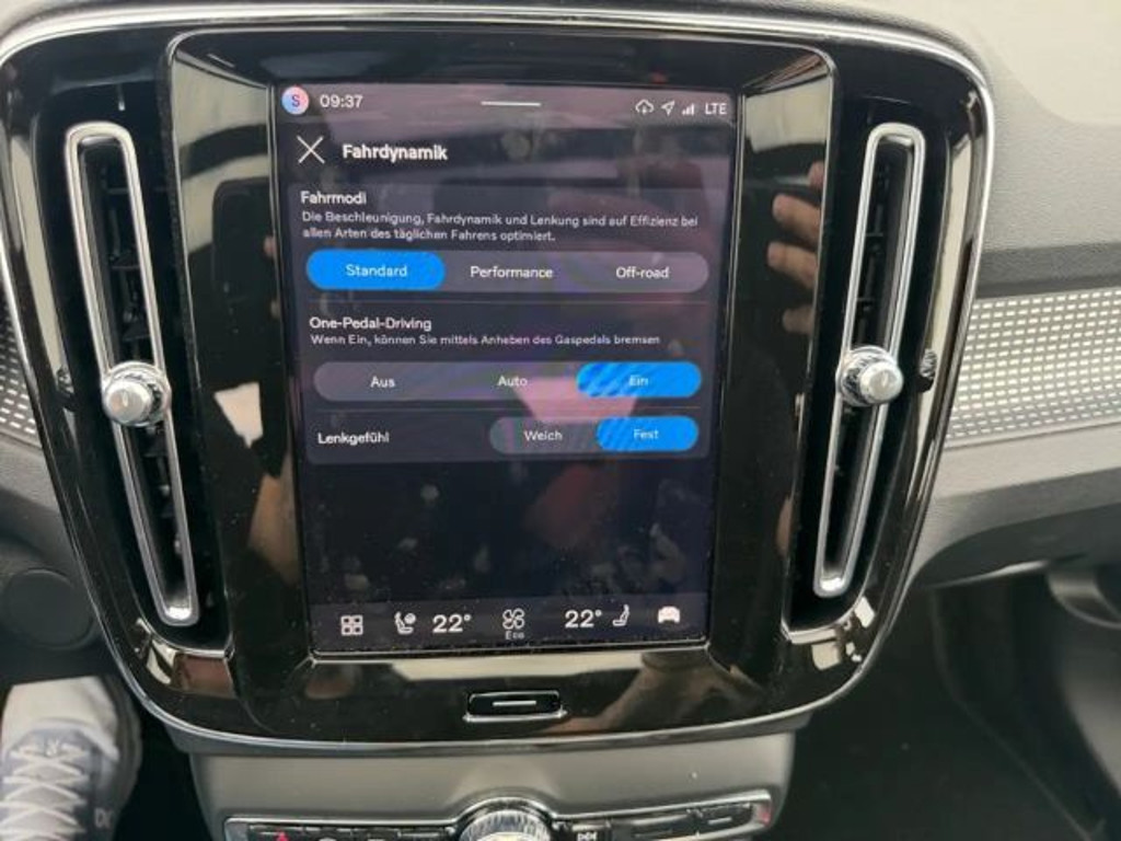 Volvo EX40