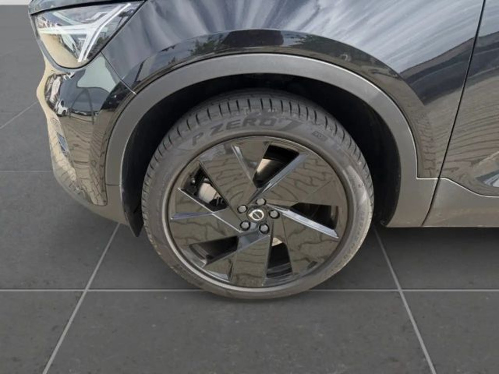 Volvo EX40