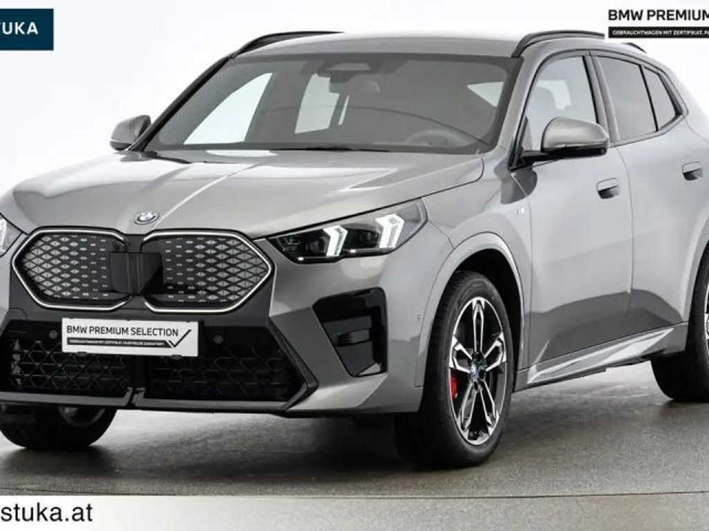 BMW iX2 xDrive30