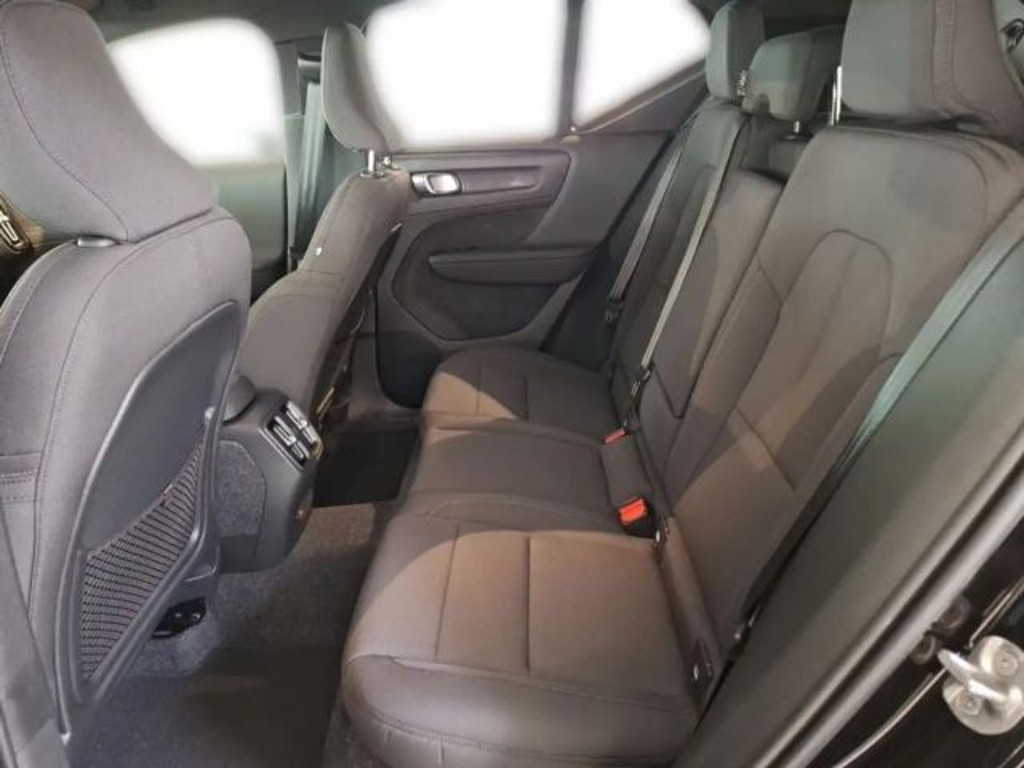 Volvo EX40