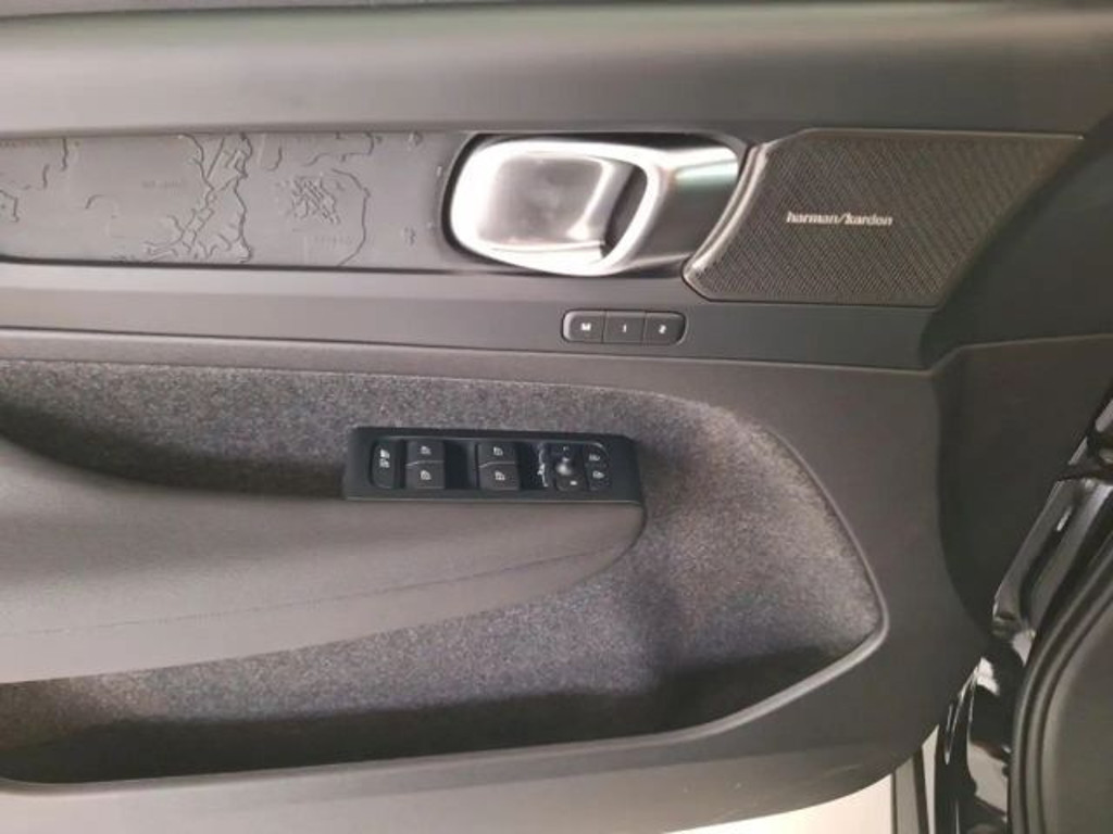 Volvo EX40