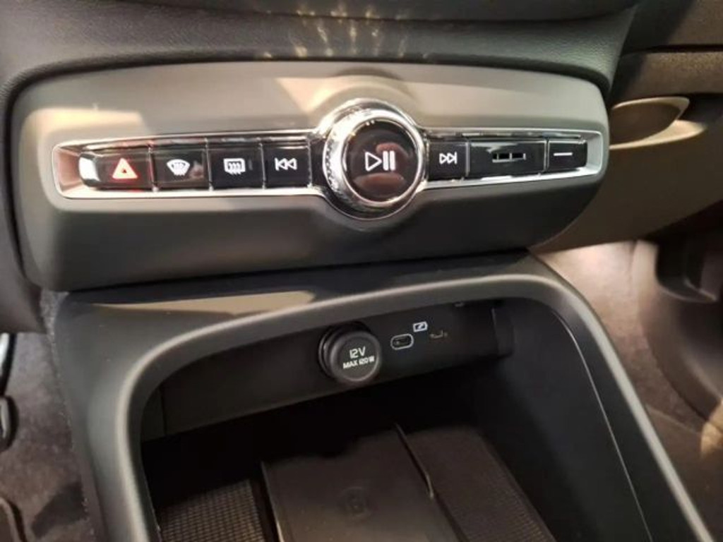 Volvo EX40
