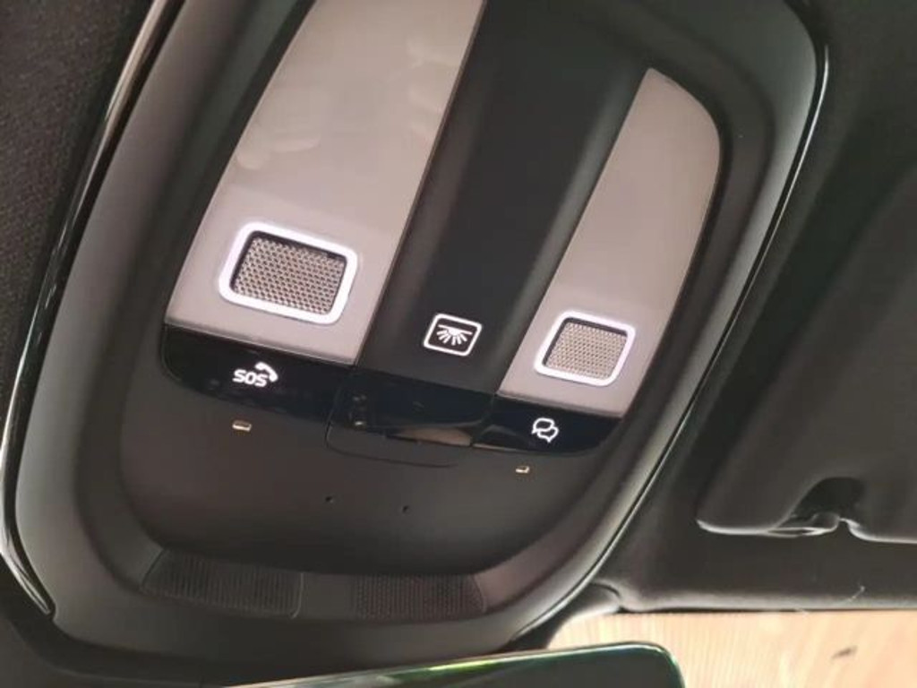 Volvo EX40