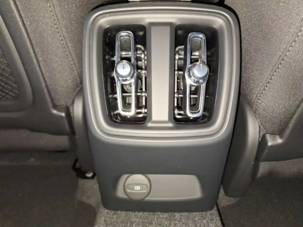 Volvo EX40