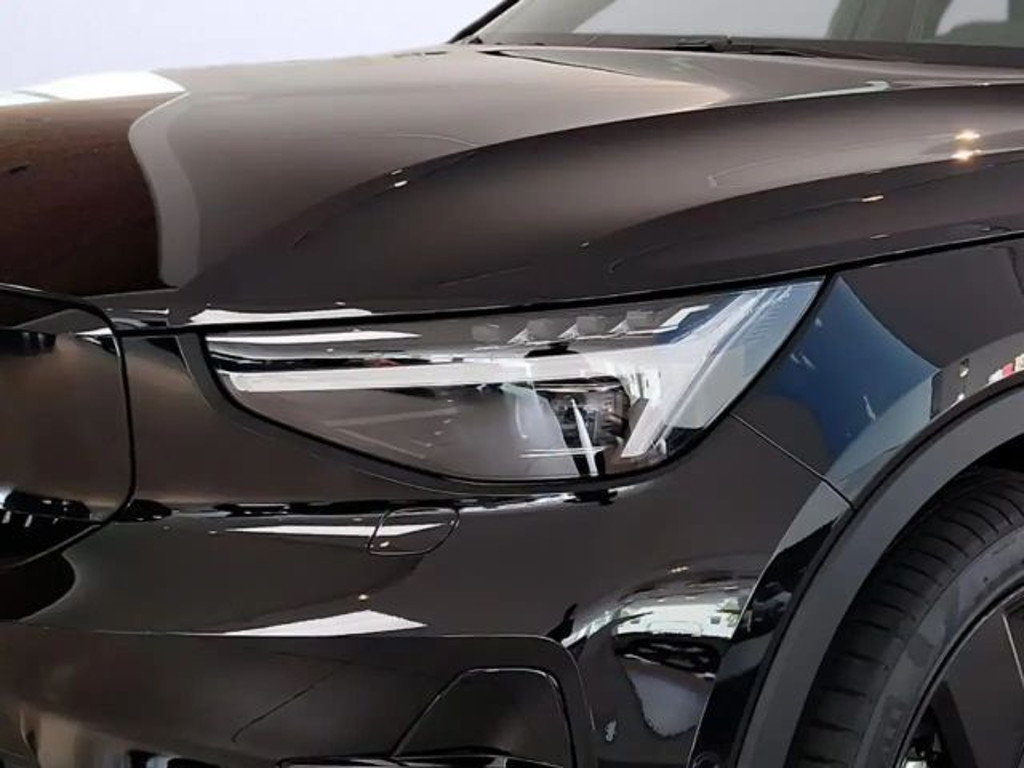 Volvo EX40
