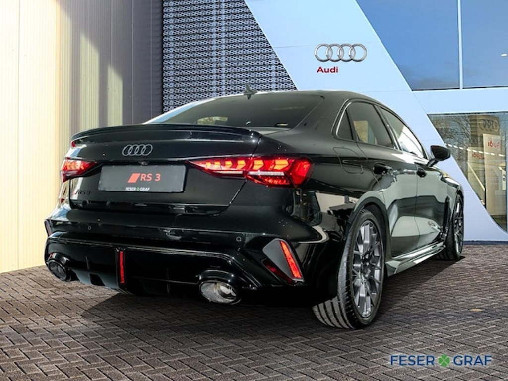 Audi RS3 Sedan Quattro S-Tronic