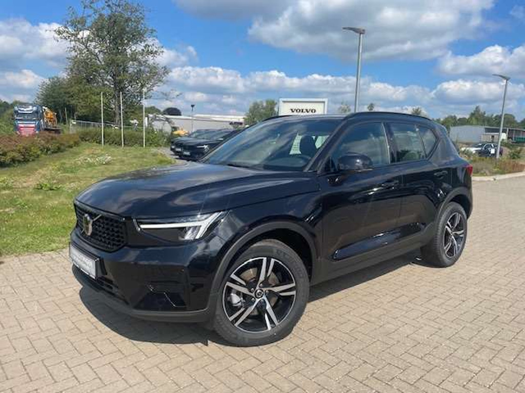 Volvo XC40 Plus Dark