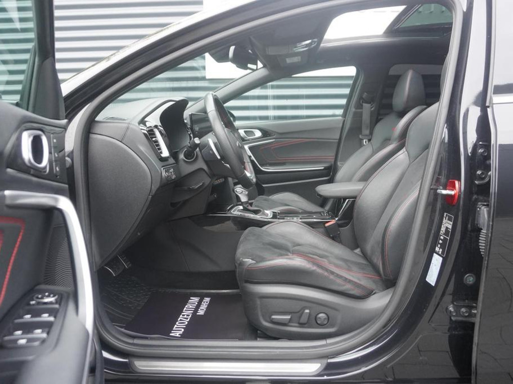 Kia ProCeed