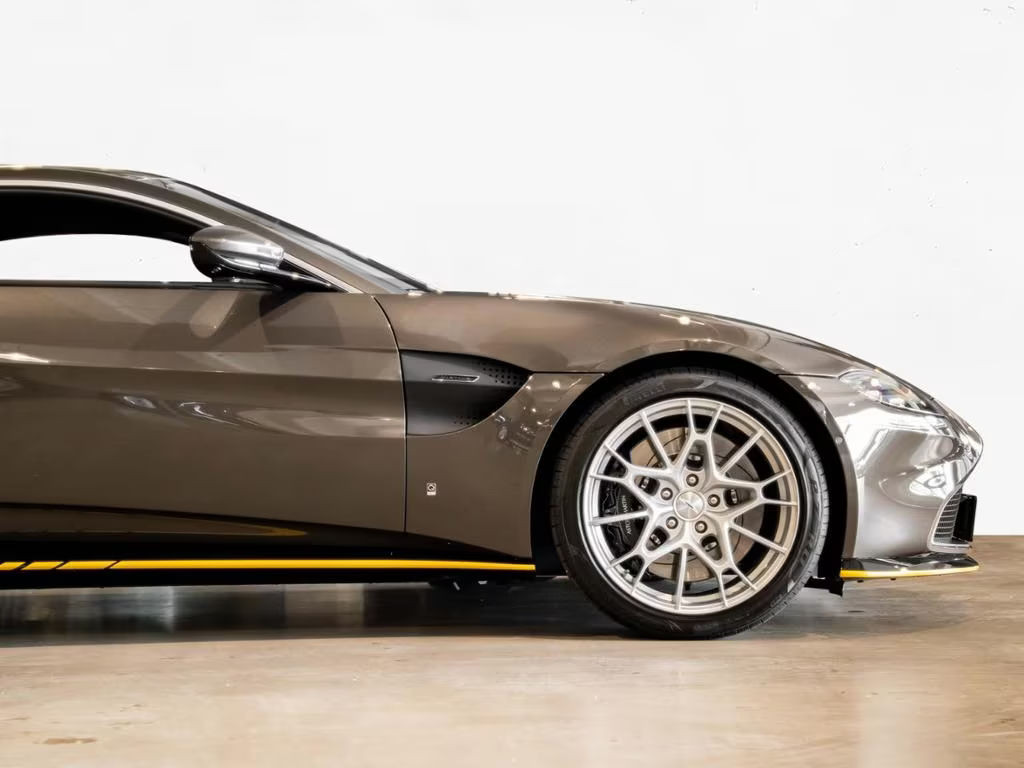 Aston Martin V8 Vantage